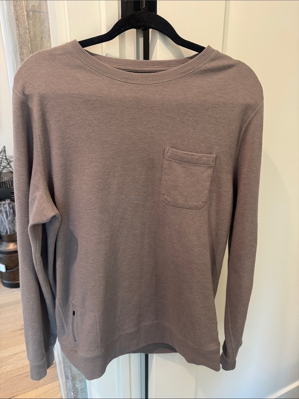 Vuori Relaxed Crewneck Sweatshirt in Taupe Brown